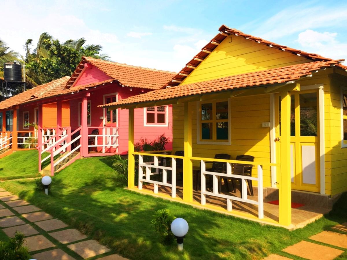 Morjim Queen Beach Resort Exterior foto
