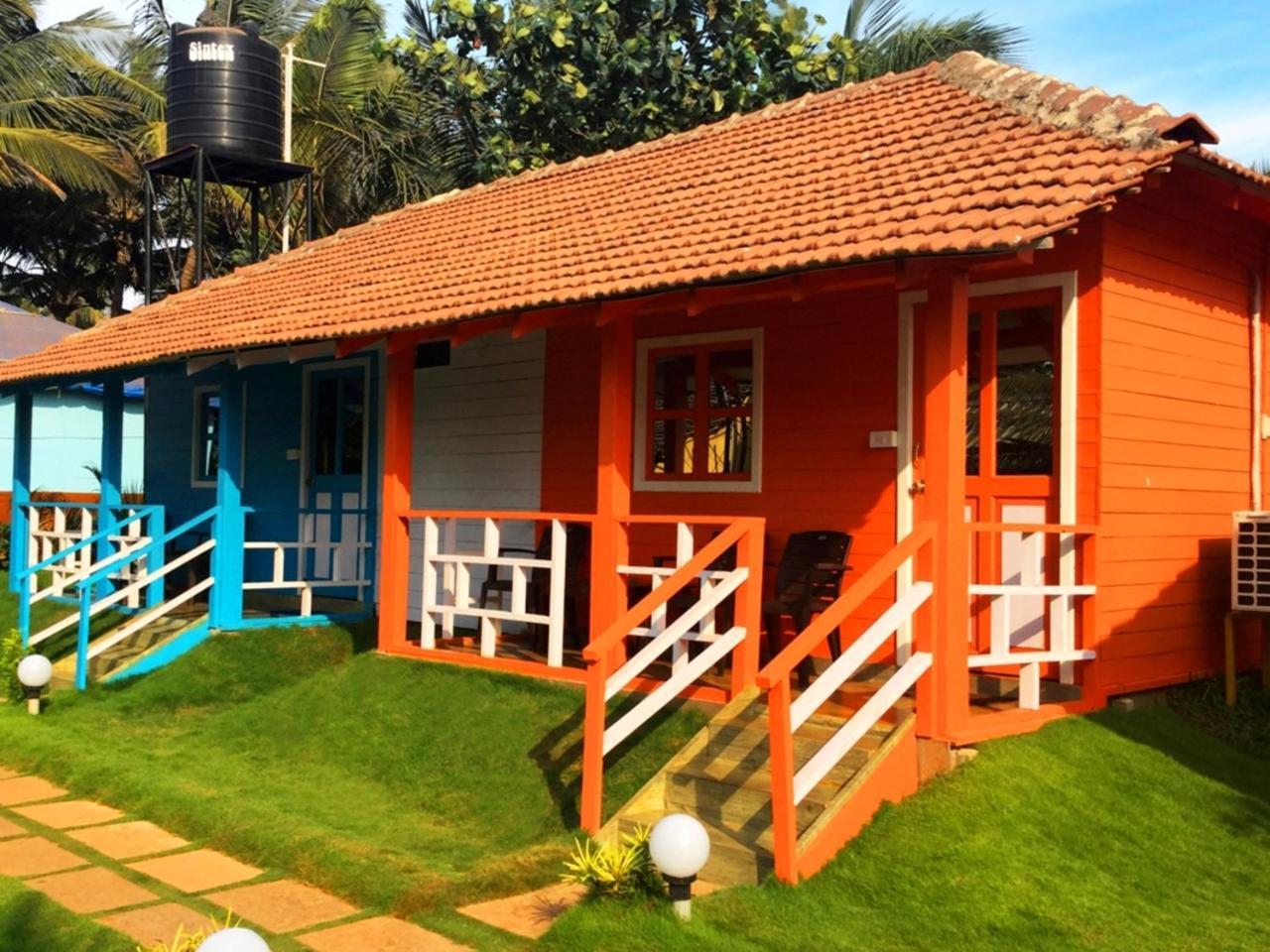 Morjim Queen Beach Resort Exterior foto